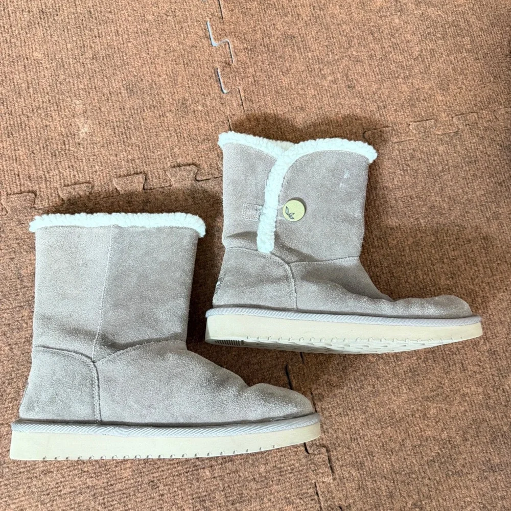 Koolaburra by UGG Victoria Short Suede Boots Taupe Faux Fur Lining Womens A- FIT